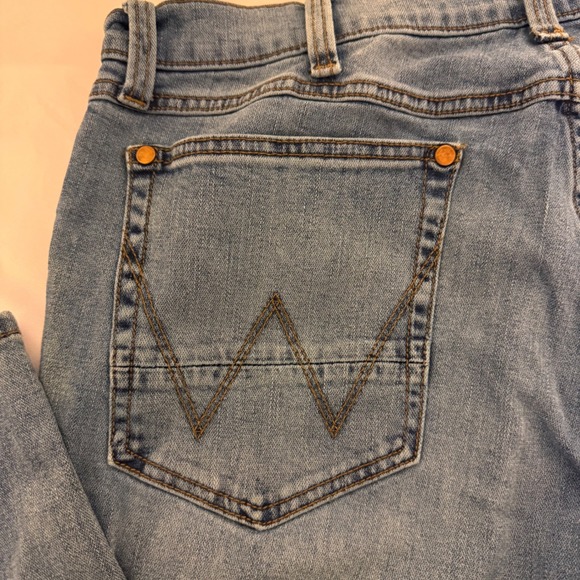 Wrangler Men Regular‎ Straight Leg Light Wash Denim Jeans Casual Comfort 34x33 - Picture 9 of 13